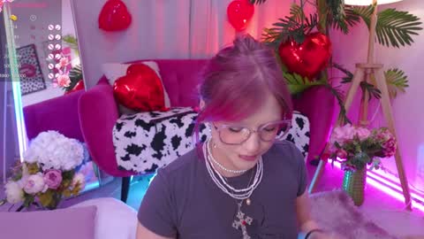 Snapshot of crazy__wine chatting on February 6, 2:48 pm Sonya online show from February 6, 2:48 pm