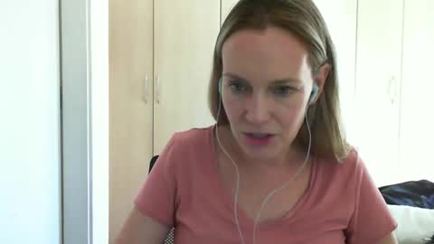 Anny online show from March 5, 1:17 pm
