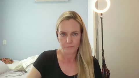 Anny online show from January 5, 5:27 pm