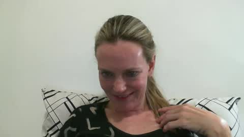 Anny online show from December 25, 12:05 am