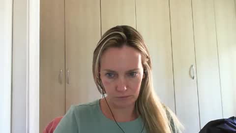 Anny online show from January 3, 11:57 am