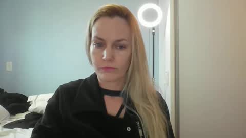 Anny online show from May 27, 10:45 am