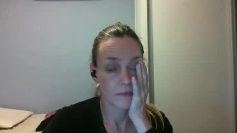 Snapshot of crazyanny chatting on October 20, 12:57 am Anny online show from October 20, 12:57 am