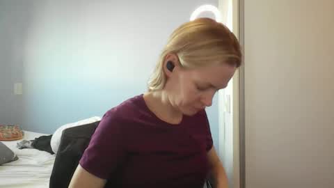 Anny online show from April 6, 10:49 am