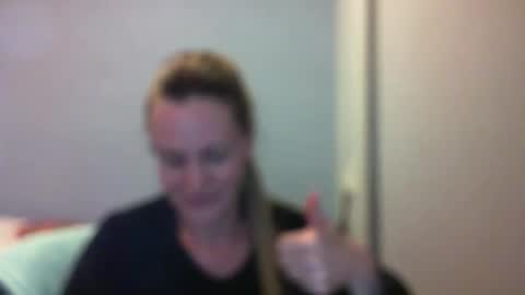 Snapshot of crazyanny chatting on October 14, 12:24 am Anny online show from October 14, 12:24 am