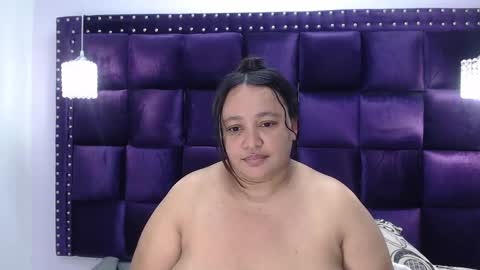 Snapshot of crazyonme chatting on October 10, 7:24 am diosalinda online show from October 10, 7:24 am