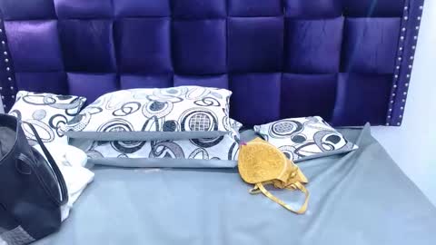 Snapshot of crazyonme chatting on October 27, 8:14 pm diosalinda online show from October 27, 8:14 pm