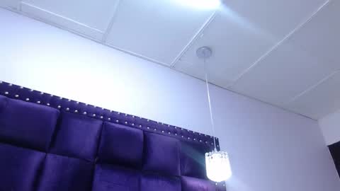 Snapshot of crazyonme chatting on October 8, 5:45 am diosalinda online show from October 8, 5:45 am