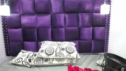 Snapshot of crazyonme chatting on January 23, 3:37 am diosalinda online show from January 23, 3:37 am