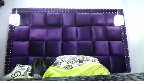 Snapshot of crazyonme chatting on January 29, 7:53 pm diosalinda online show from January 29, 7:53 pm