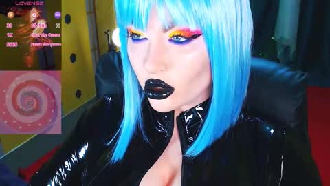 Snapshot of crazypinkyball chatting on November 1, 1:26 pm Roxy online show from November 1, 1:26 pm