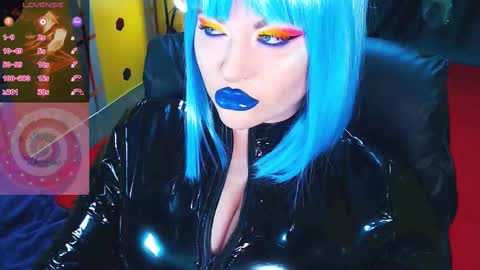 Snapshot of crazypinkyball chatting on October 23, 2:45 pm Roxy online show from October 23, 2:45 pm