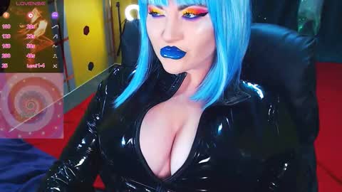 Snapshot of crazypinkyball chatting on October 24, 2:46 pm Roxy online show from October 24, 2:46 pm