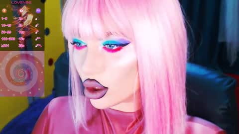 Snapshot of crazypinkyball chatting on September 20, 5:00 pm Roxy online show from September 20, 5:00 pm