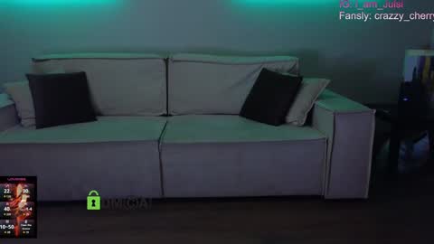 crazzy cherry online show from September 25, 1:32 pm