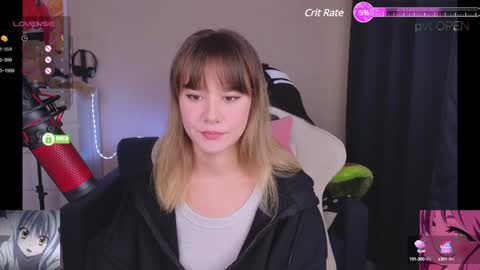 Snapshot of creammeow chatting on December 18, 6:53 am Alina online show from December 18, 6:53 am