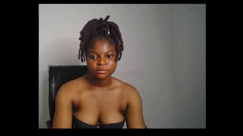 Snapshot of creamy_juicypussy chatting on February 16, 7:37 am Lady jasmine online show from February 16, 7:37 am
