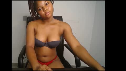Snapshot of creamy_juicypussy chatting on March 3, 5:26 am Lady jasmine online show from March 3, 5:26 am
