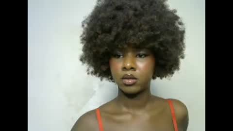Snapshot of creamybabee chatting on March 11, 1:37 am queen online show from March 11, 1:37 am
