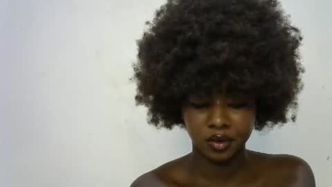 Snapshot of creamybabee chatting on January 4, 9:41 pm queen online show from January 4, 9:41 pm
