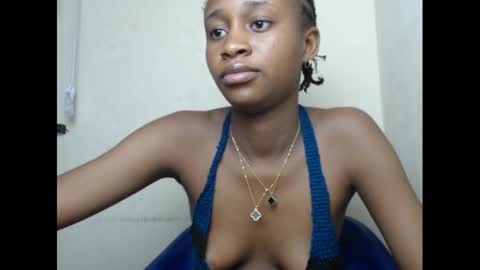 Snapshot of creamyxmuffin chatting on March 11, 11:37 pm creamyxmuffin online show from March 11, 11:37 pm