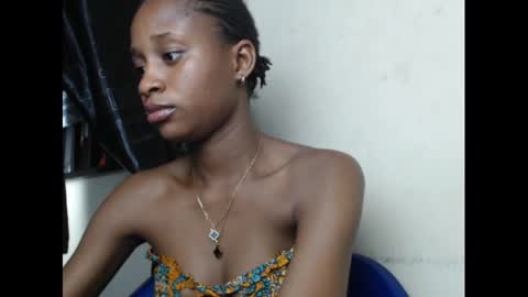 Snapshot of creamyxmuffin chatting on March 10, 8:34 pm creamyxmuffin online show from March 10, 8:34 pm