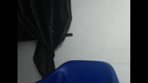 Snapshot of creamyxmuffin chatting on March 7, 8:33 pm creamyxmuffin online show from March 7, 8:33 pm