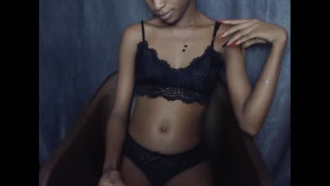 Snapshot of creamyxmuffin chatting on February 24, 5:30 am creamyxmuffin online show from February 24, 5:30 am