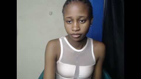 Snapshot of creamyxmuffin chatting on February 26, 7:40 pm creamyxmuffin online show from February 26, 7:40 pm