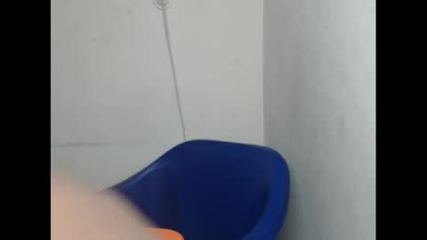 Snapshot of creamyxmuffin chatting on March 6, 7:21 pm creamyxmuffin online show from March 6, 7:21 pm