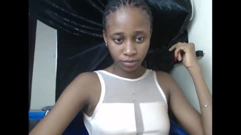 Snapshot of creamyxmuffin chatting on March 9, 7:15 pm creamyxmuffin online show from March 9, 7:15 pm