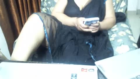 Snapshot of crezybhabihot chatting on February 11, 11:20 am Sonika69 online show from February 11, 11:20 am