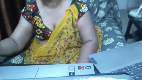 Snapshot of crezybhabihot chatting on January 26, 12:01 pm Sonika69 online show from January 26, 12:01 pm