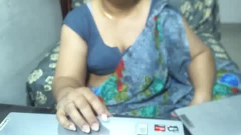 Snapshot of crezybhabihot chatting on January 13, 9:52 pm Sonika69 online show from January 13, 9:52 pm