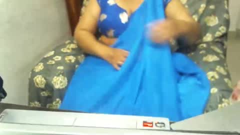 Snapshot of crezybhabihot chatting on January 29, 9:17 pm Sonika69 online show from January 29, 9:17 pm