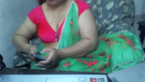 Snapshot of crezybhabihot chatting on February 4, 10:55 pm Sonika69 online show from February 4, 10:55 pm