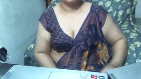 Snapshot of crezybhabihot chatting on February 15, 11:38 pm Sonika69 online show from February 15, 11:38 pm