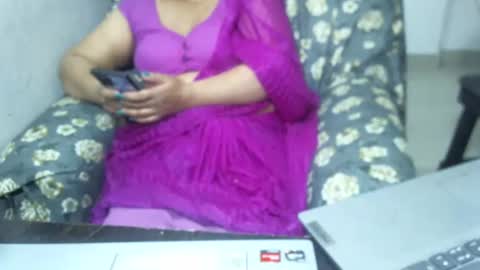 Snapshot of crezybhabihot chatting on January 30, 11:02 pm Sonika69 online show from January 30, 11:02 pm