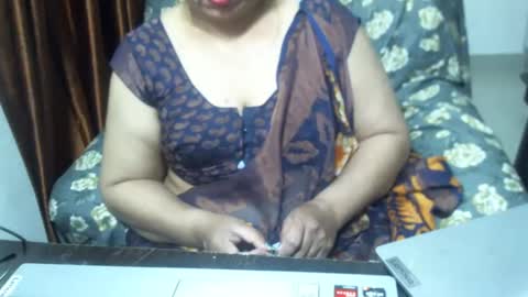 Snapshot of crezybhabihot chatting on February 15, 12:22 pm Sonika69 online show from February 15, 12:22 pm