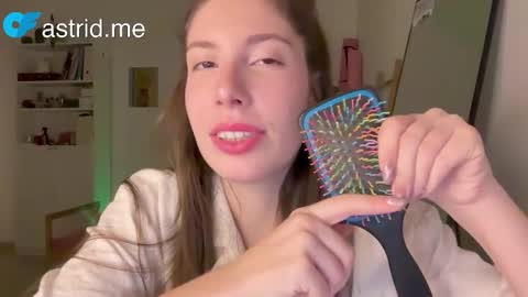 Astrid online show from October 22, 10:15 pm