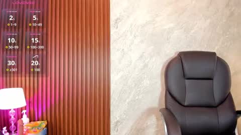 criss  spiicy online show from October 4, 5:28 pm