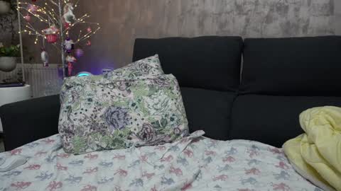 crissy_love online show from December 14, 11:45 pm