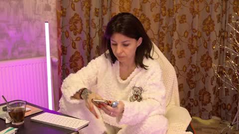 crissy_love online show from April 10, 6:30 am