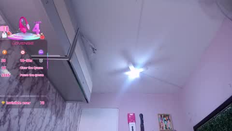 Snapshot of cristal_horny19 chatting on October 5, 4:06 am Milena online show from October 5, 4:06 am