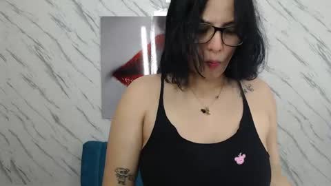 Snapshot of cristal_hot07 chatting on December 23, 4:12 am Cristal online show from December 23, 4:12 am