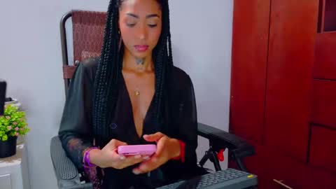 Snapshot of cristal_subin69 chatting on October 12, 6:10 pm STEFANYIG cristalsubin online show from October 12, 6:10 pm