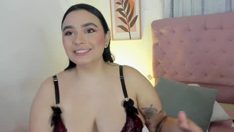 Snapshot of cristalcutte_ chatting on January 7, 12:09 pm Cristal Cute online show from January 7, 12:09 pm