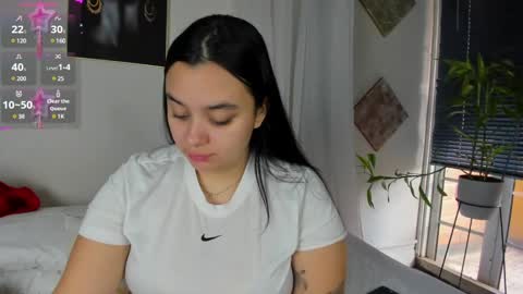 Snapshot of cristalcutte_ chatting on December 4, 12:14 pm Cristal Cute online show from December 4, 12:14 pm
