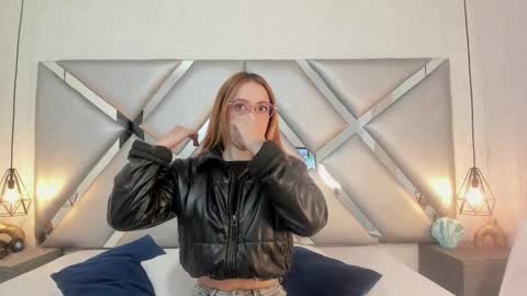 cristalevans_vc online show from September 15, 12:46 pm