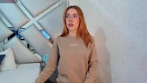 cristalevans_vc online show from September 17, 12:36 pm
